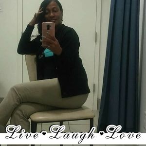 Meet your Posher, Monique